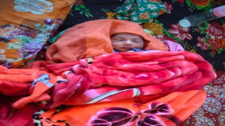 কালীগঞ্জে পাগলী আবারো মা হলেও বাবার খোঁজ মেলেনি