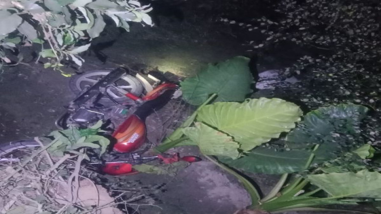 ডিবি পুলিশের পরিচয়ে স্প্লেন্ডার মোটরসাইকেল ছিনতাই, গণপতিপুর গ্রামের মাঠ থেকে উদ্ধার