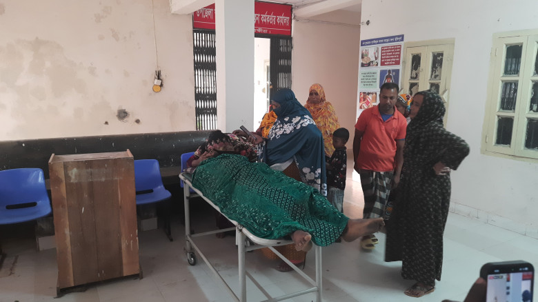 কলারোয়ায় খামারের দুর্গন্ধ নিয়ে বিরোধ: ছুরিকাঘাতে ভ্যানচালক নিহত, আটক ৪