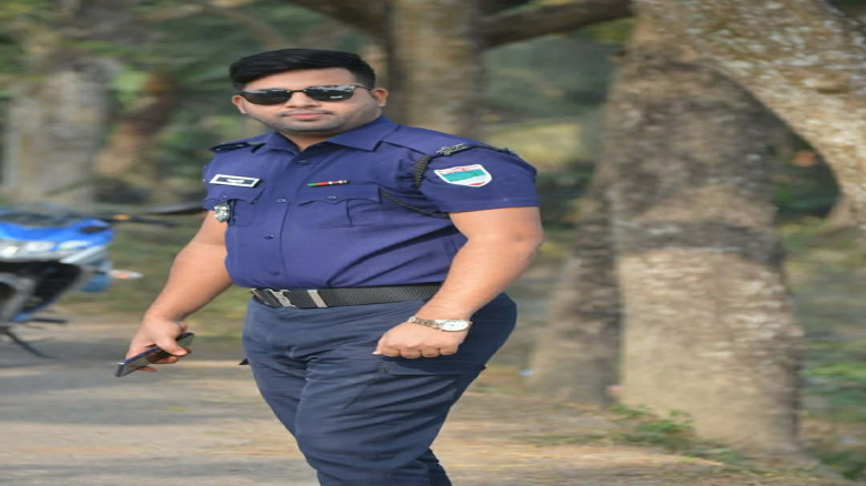 খুলনায় ডিউটিরত অবস্থায় নিজ বন্দুকের গুলিতে রেলওয়ে পুলিশের এক