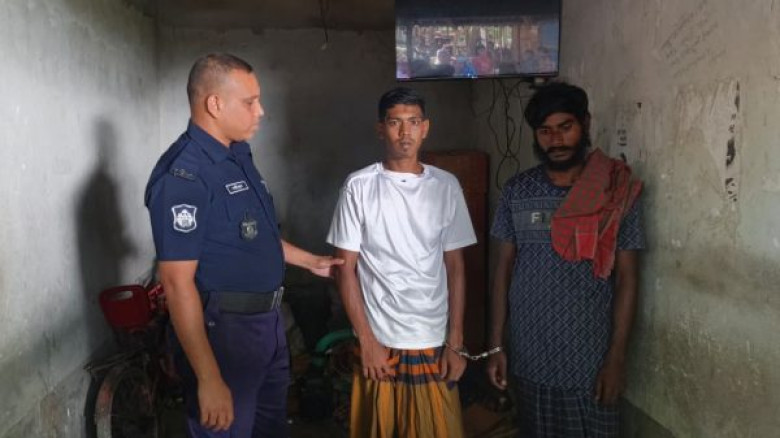 তালায় গাঁজাসহ দুই যুবক আটক, মোটরভ্যান জব্দ এলাকাবাসীর দাবি— “আটারই গ্রামকে মাদকমুক্ত করতে হবে