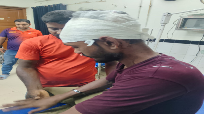 ছয়ঘরিয়া এলাকায় পূর্বশত্রুতার জেরে এক যুবককে কু-পিয়ে ও পি-টিয়ে মারাত্মক আ-হত