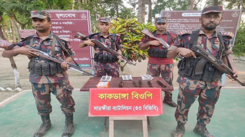 সীমান্ত থেকে ৪২ লাখ টাকার হেরোইনসহ বিভিন্ন মালামাল জব্দ